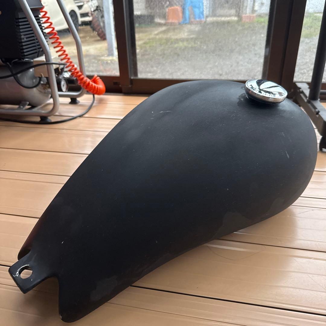 シャドウ400 ストレッチタンク　ガレージT&F ニューロッドカスタム　FRP制