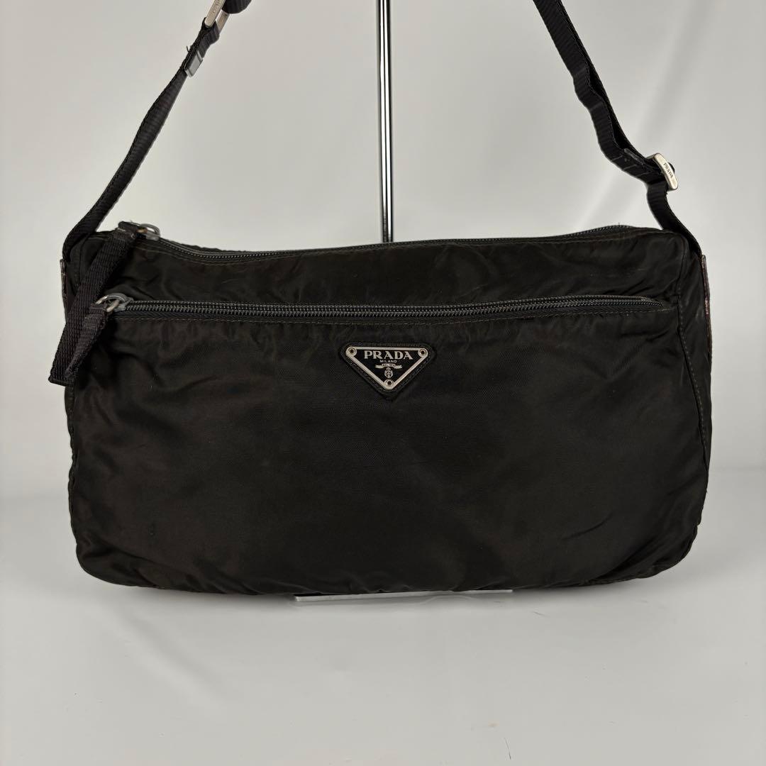 プラダ ナイロン 三角ロゴ ショルダーバッグ　ブラック