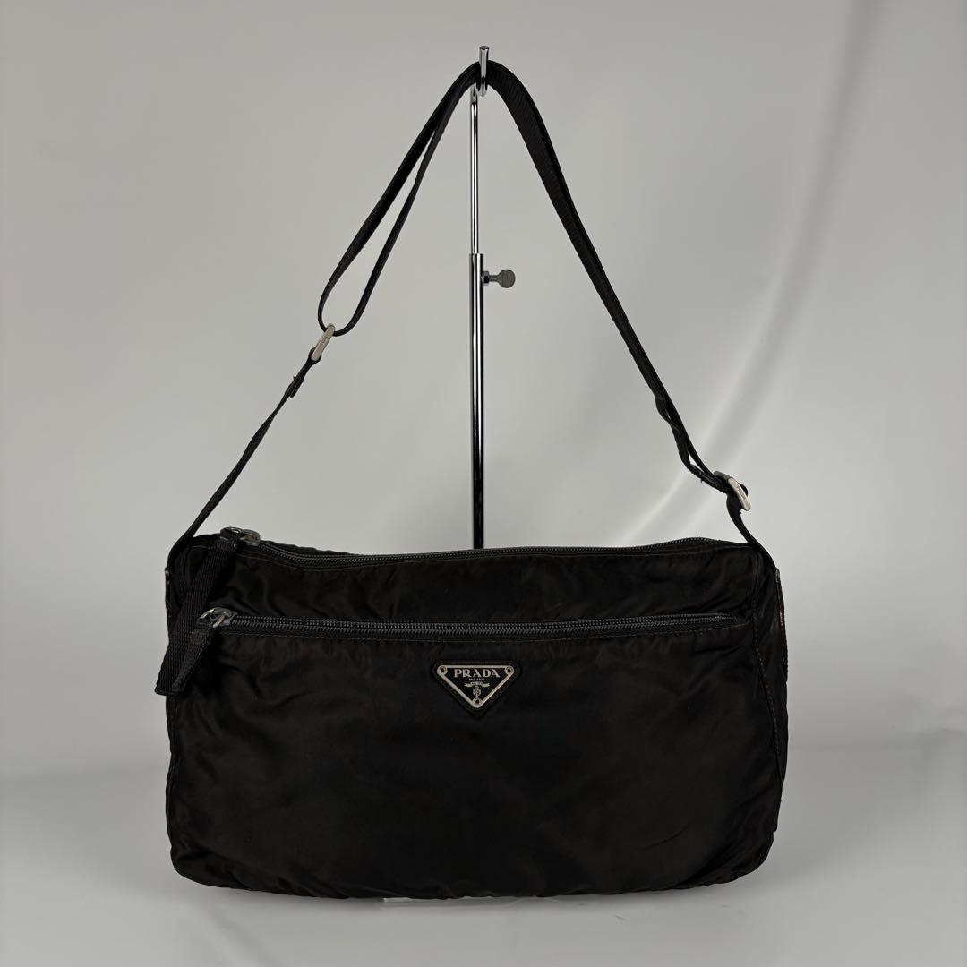 プラダ ナイロン 三角ロゴ ショルダーバッグ　ブラック