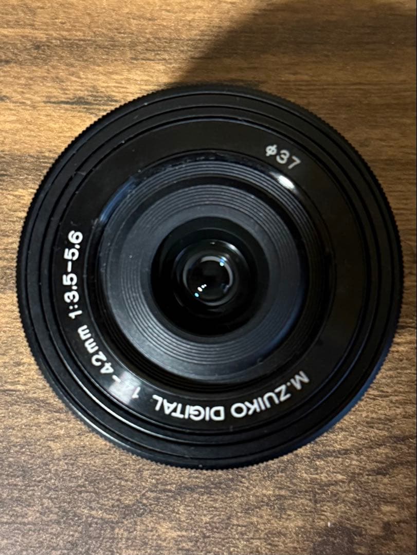 OLYMPUS PEN E-P7 ミラーレス一眼　ダブルレンズキット