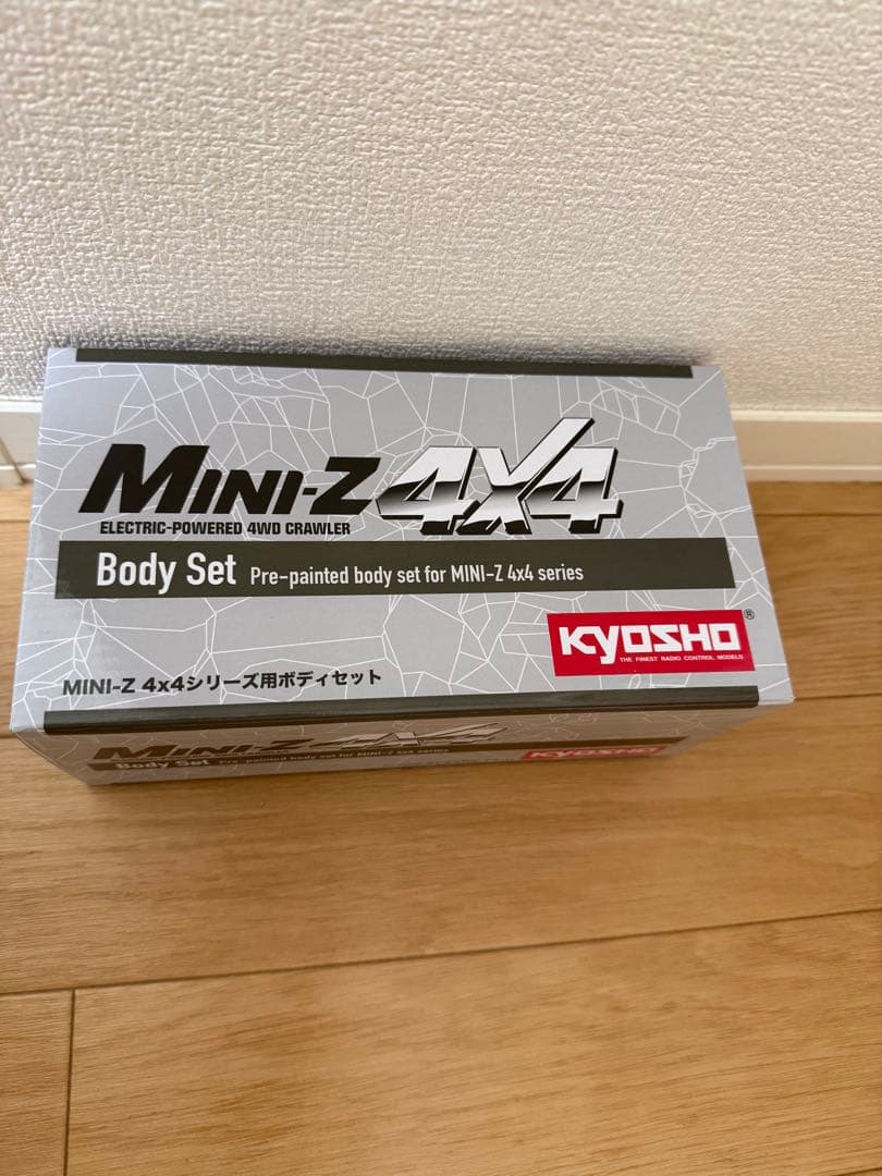 ミニッツ4×4 DEFENDER ルーフラック付き