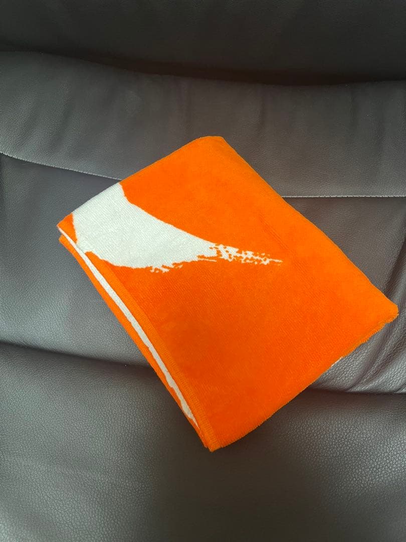 優里 ダイナミックロゴタオル オレンジ　ゆーりんち