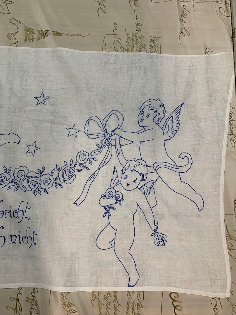 フランスアンティーク　大型145㎝の天使と文字が刺繍された可愛い過ぎるカーテン！