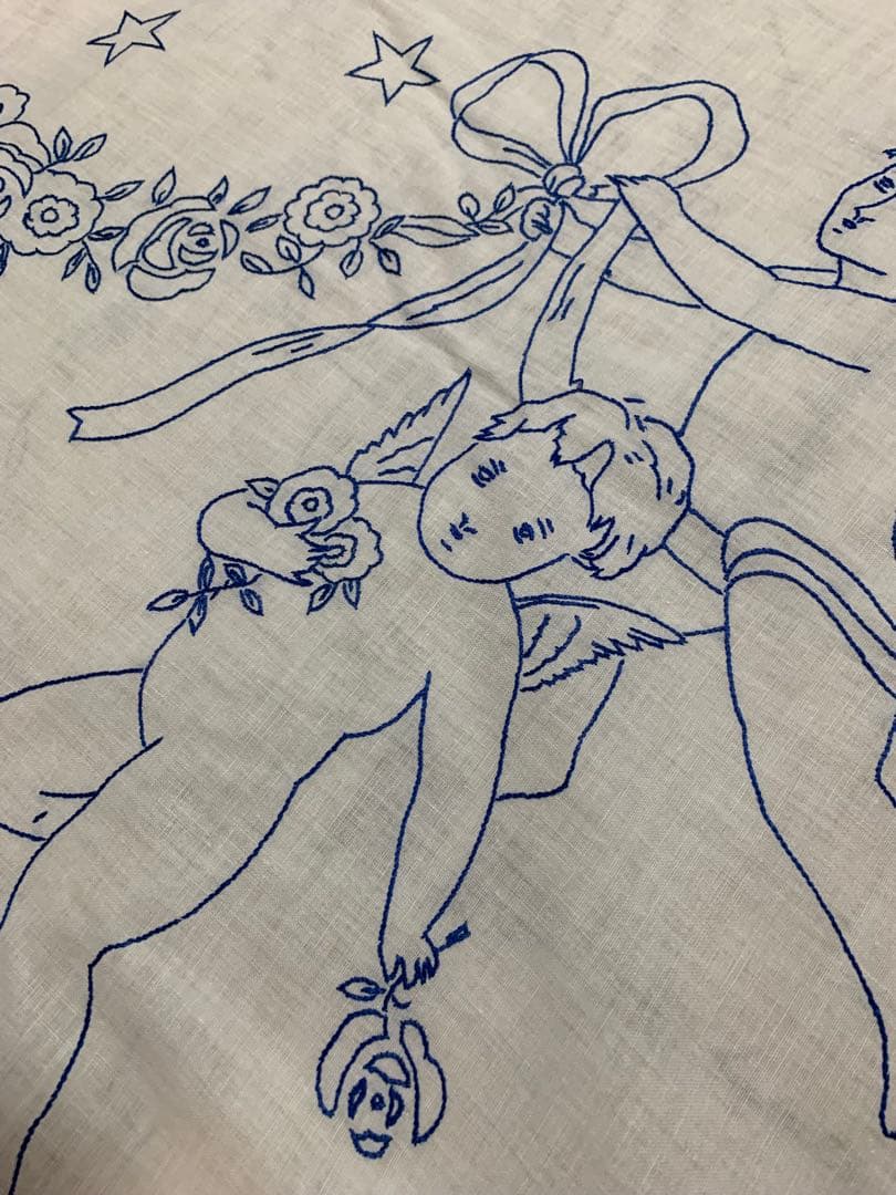 フランスアンティーク　大型145㎝の天使と文字が刺繍された可愛い過ぎるカーテン！