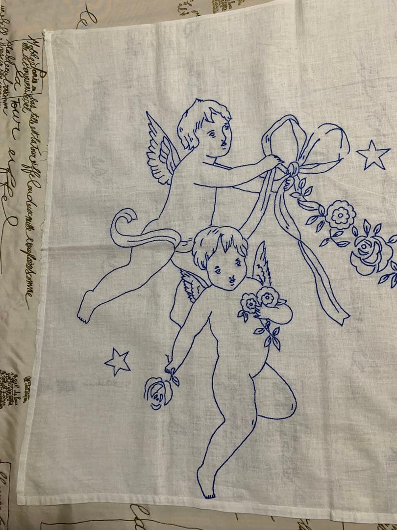 フランスアンティーク　大型145㎝の天使と文字が刺繍された可愛い過ぎるカーテン！