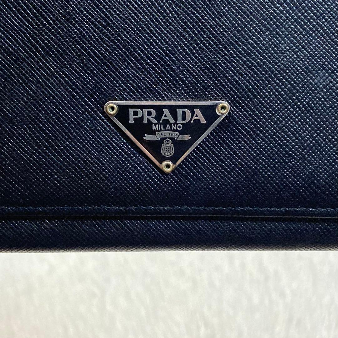 特別セール 美品　人気　PRADA プラダ　長財布　折り財布　大収納　三角　黒