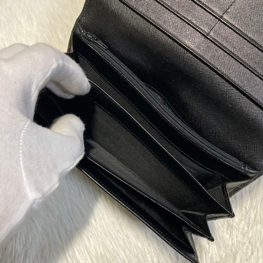 特別セール 美品　人気　PRADA プラダ　長財布　折り財布　大収納　三角　黒