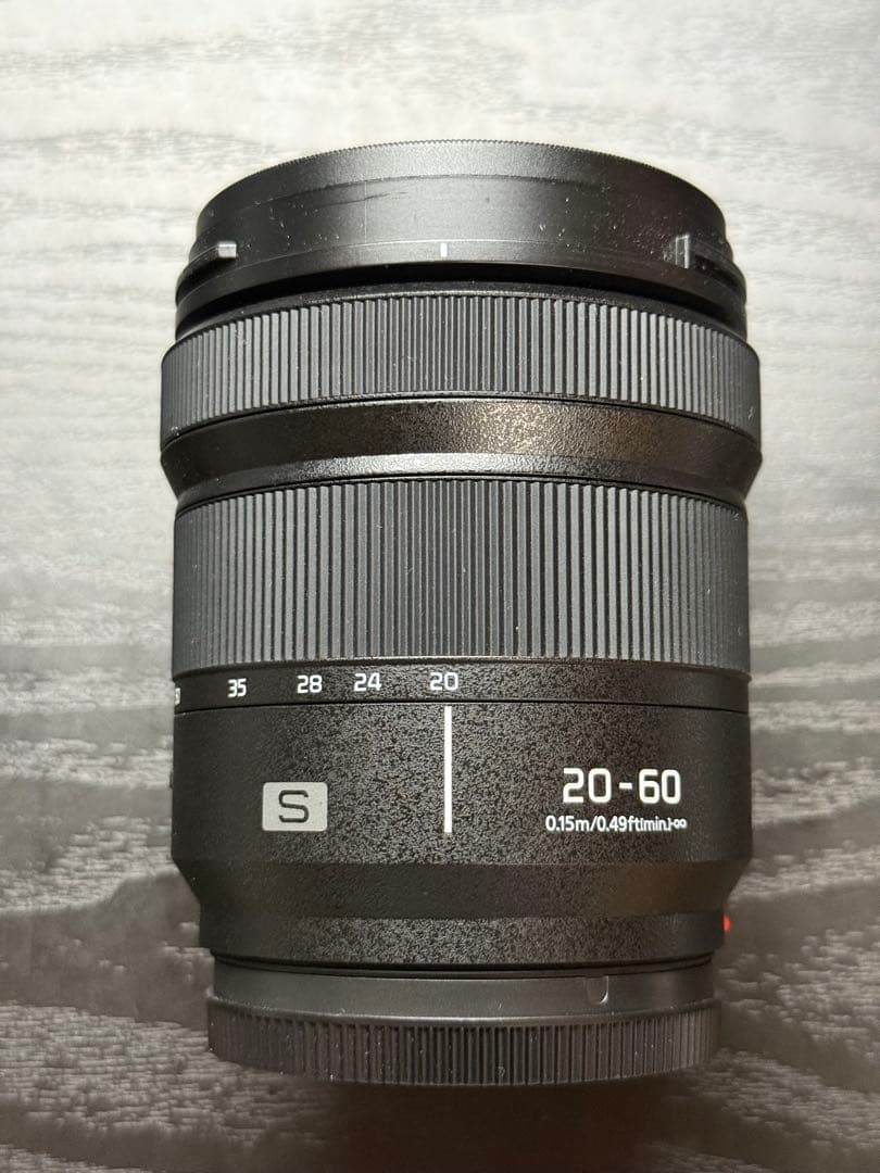 LUMIX 20-60mm F3.5-5.6 ズームレンズ