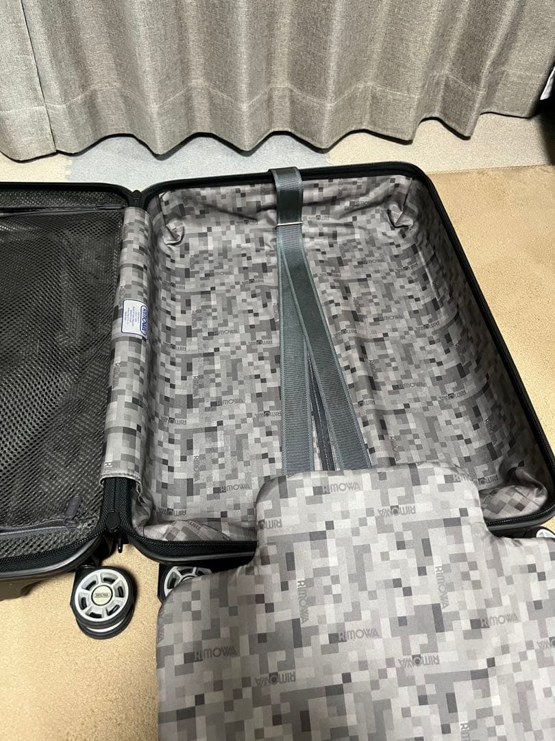 最終値下げ【美品】リモワ　サルサ　35L 4輪　マットブラック　機内持込　TSA