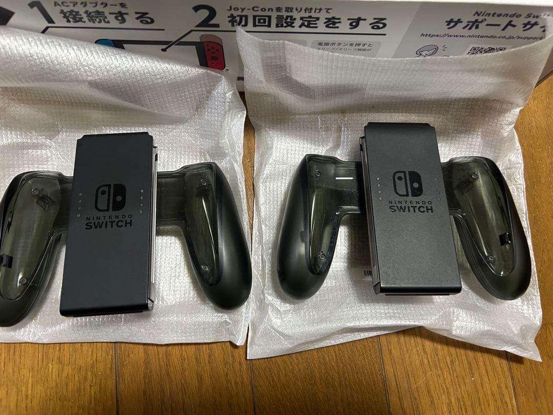 Nintendo Switch 本体 +Joy-Con充電グリップ2個