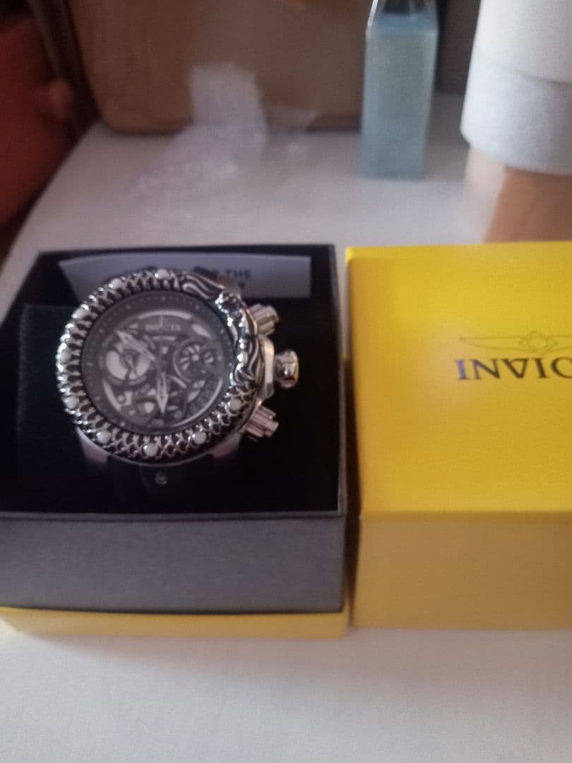 KOU　月末特価　invicta　インビクタ　ベノム　メンズ　ドラゴン　竜