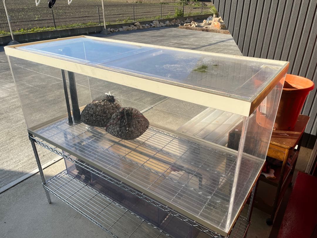 福岡県糸島市 引取限定 150×60×60中古アクリル水槽 濾過槽付き 1500