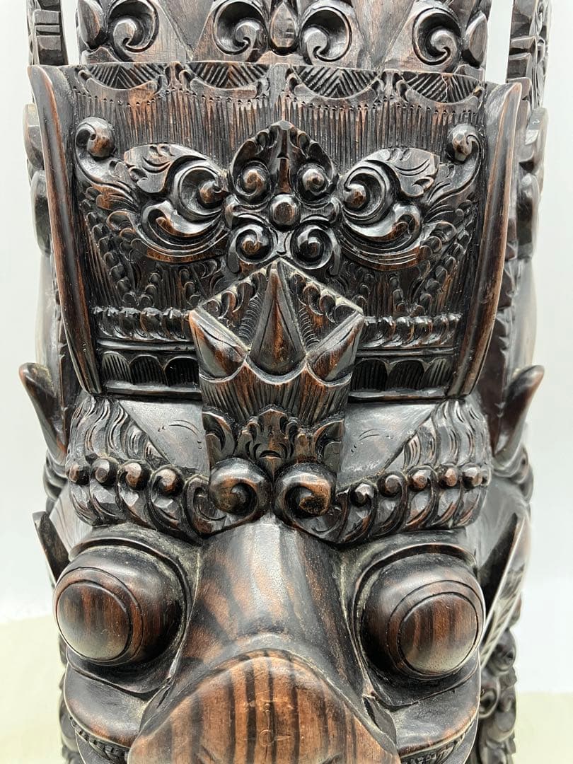 黒檀　繊細な木彫りのお面 仮面 バロン神 壁掛け 木製 ウッド バリ島 工芸品