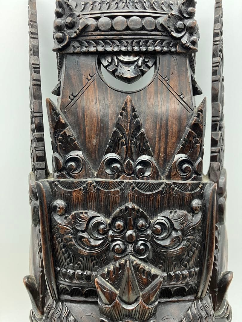 黒檀　繊細な木彫りのお面 仮面 バロン神 壁掛け 木製 ウッド バリ島 工芸品