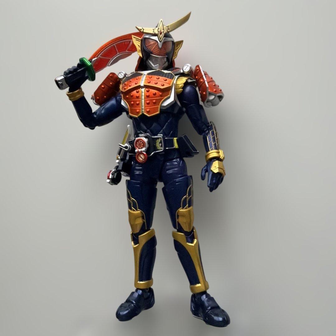 S.H.フィギュアーツ 真骨彫 仮面ライダー鎧武 【中古】
