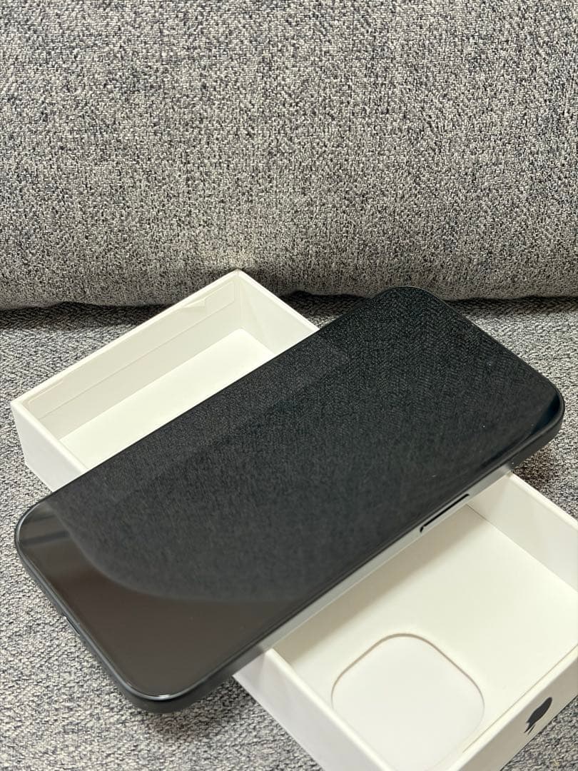 【超美品】 iPhone 15 本体 ブラック 128 GB