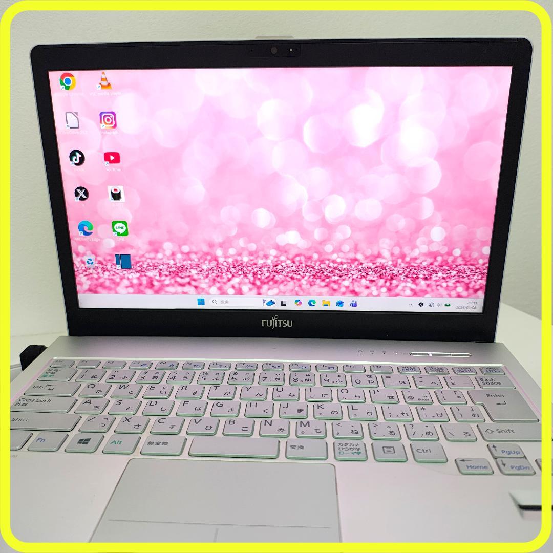 白　新品SSD256GB　薄型軽量⭐️windows11　ノートパソコン　787