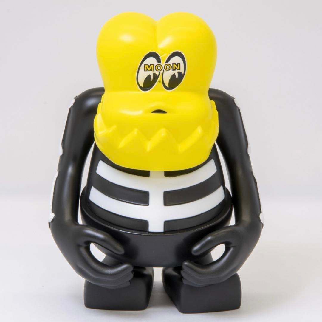 【MOONEYES ✖︎ BOUNTYHUNTER】 SKULL KUN