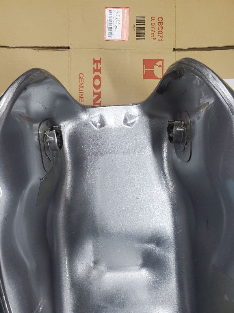 ホンダ CB1100RS用 純正タンク サイドカバー　美品