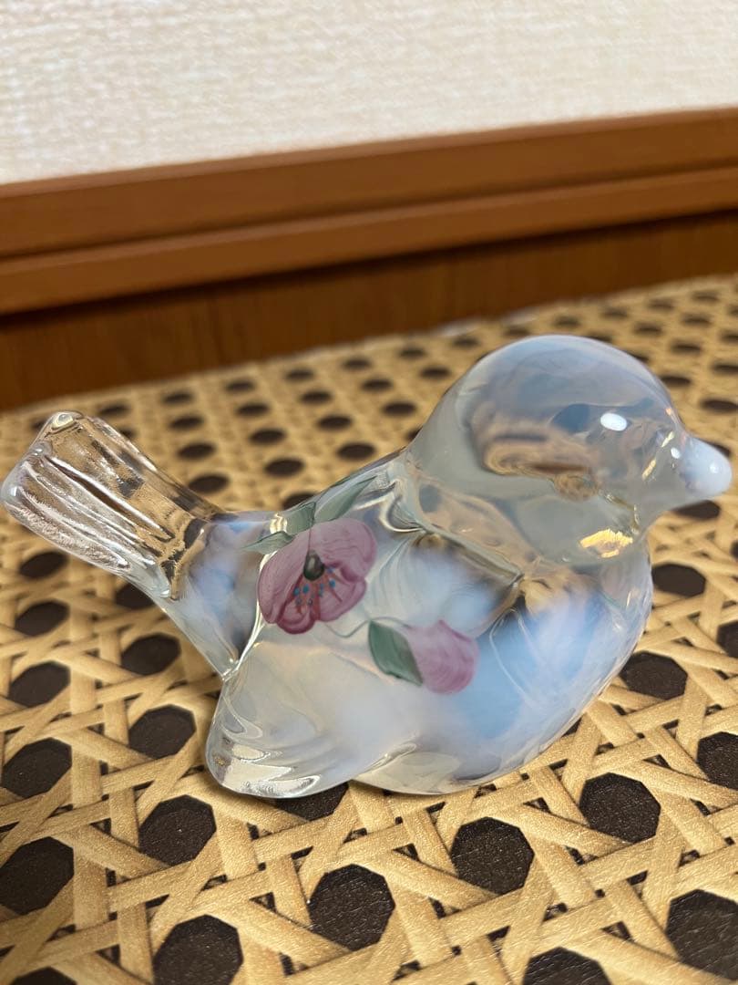 Fenton フェントン社 オパールセントガラスの小鳥（サイン入り）