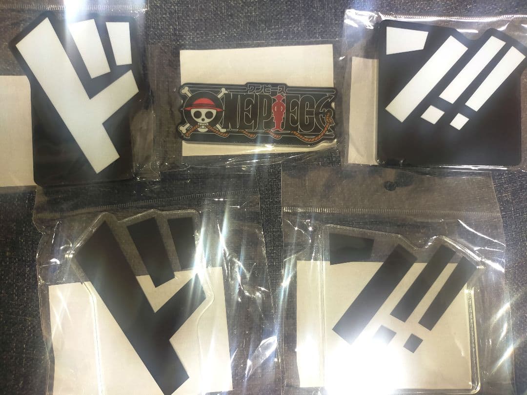 ONE PIECE BASE SHOP アクリルロゴディスプレイEX　5種セット