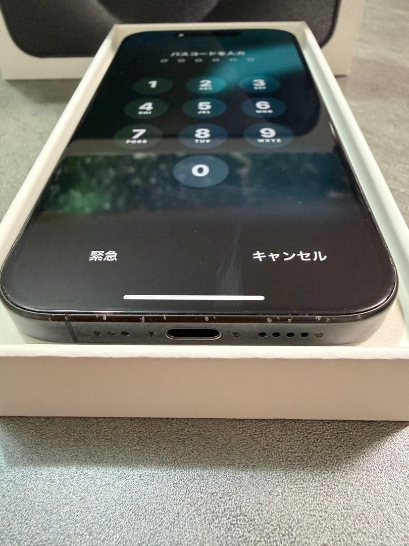 Apple iPhone 15 Pro 本体128GB ブラックチタニウム