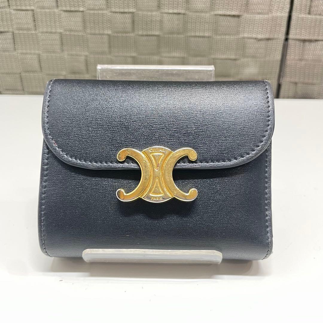 R*♡様 CELINE トリオンフ　ブラック　三つ折り財布 ゴールドロゴ