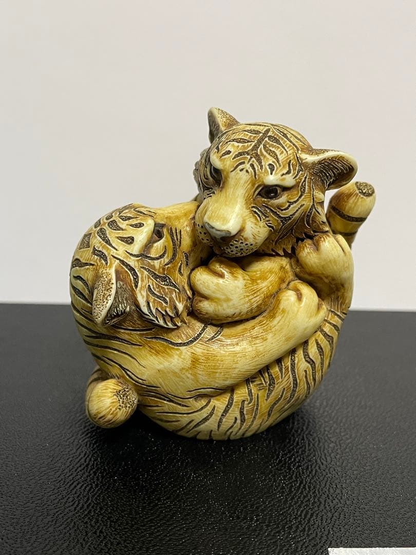 Adam Binder 動物　トラ【500個限定】