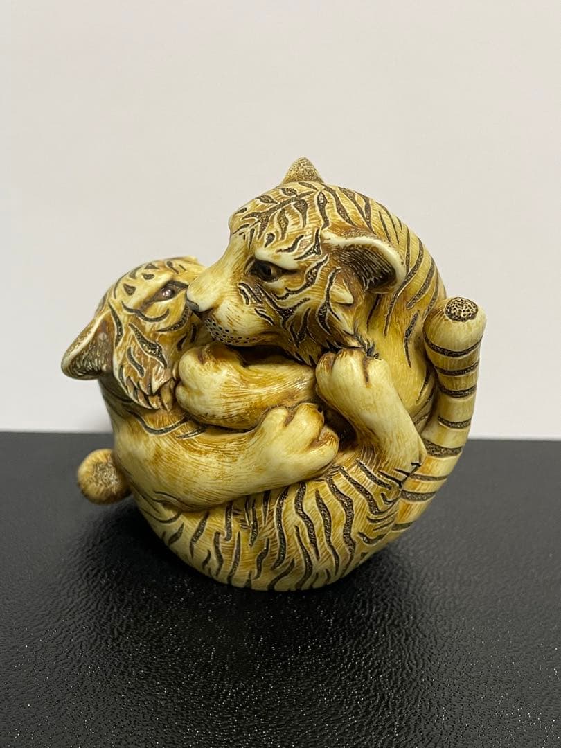 Adam Binder 動物　トラ【500個限定】