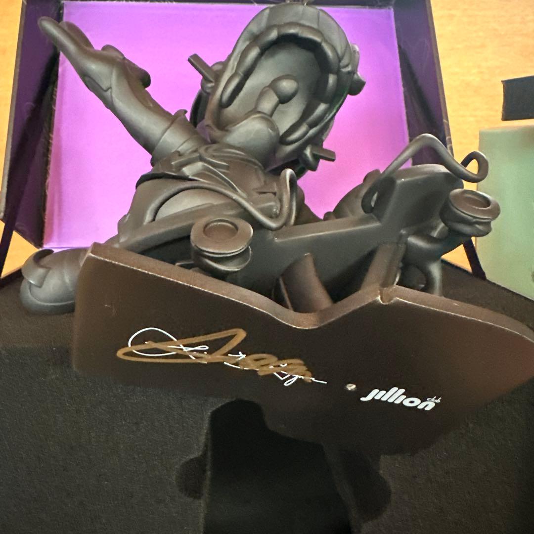 Louis De Guzman Elevate フィギュア直筆サイン入