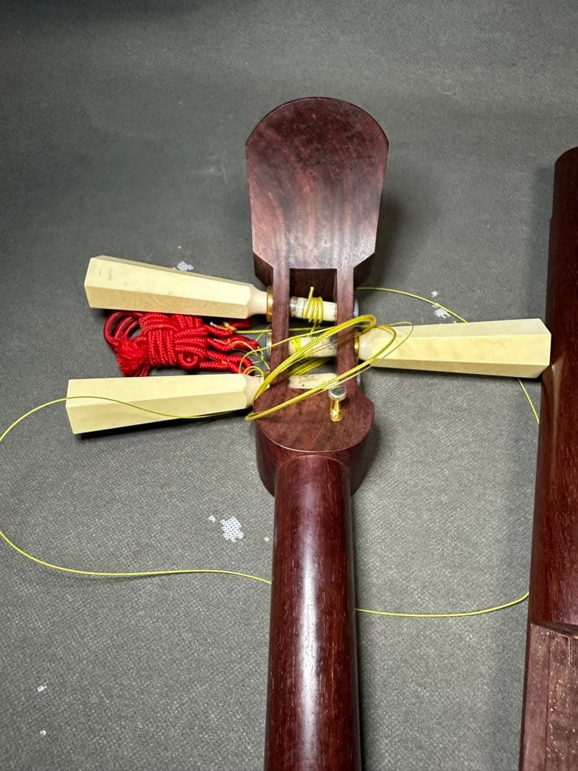 津軽三味線　太棹　紅木紫檀製　天然素材 　弦楽器　民謡 伝統楽器