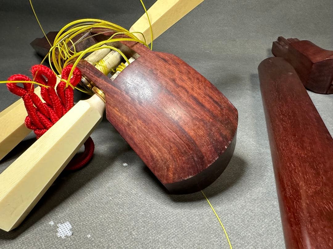 津軽三味線　太棹　紅木紫檀製　天然素材 　弦楽器　民謡 伝統楽器