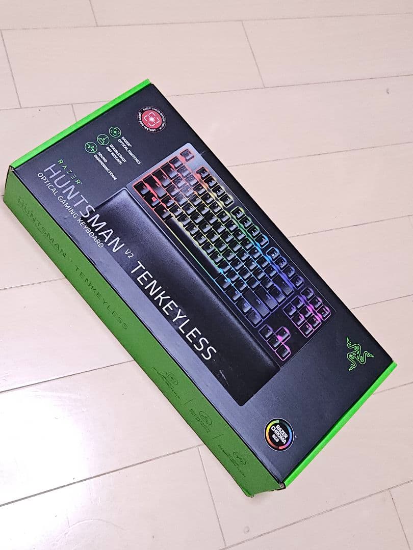 Razer Huntsman V2 Tenkeyless RGBキーボード本体