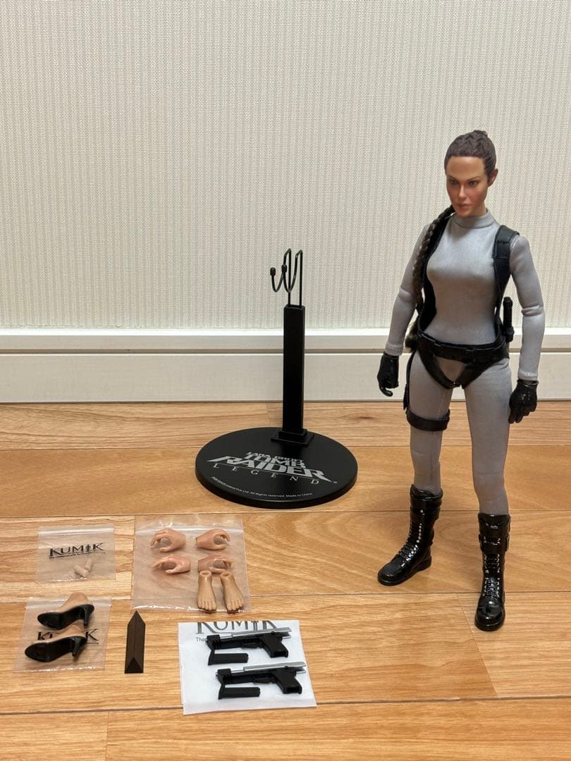 1/6 トゥームレイダー ララ・クロフト フィギュア
