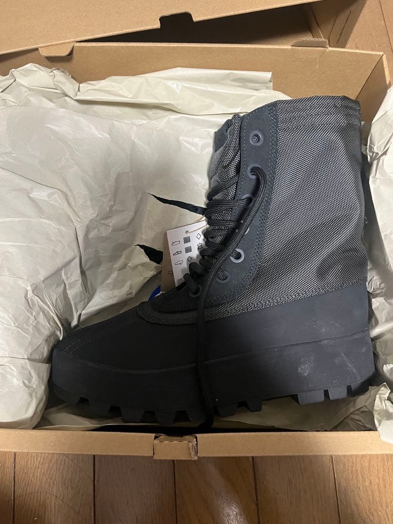 個人装備 yeezy 950 pirate black US7.5