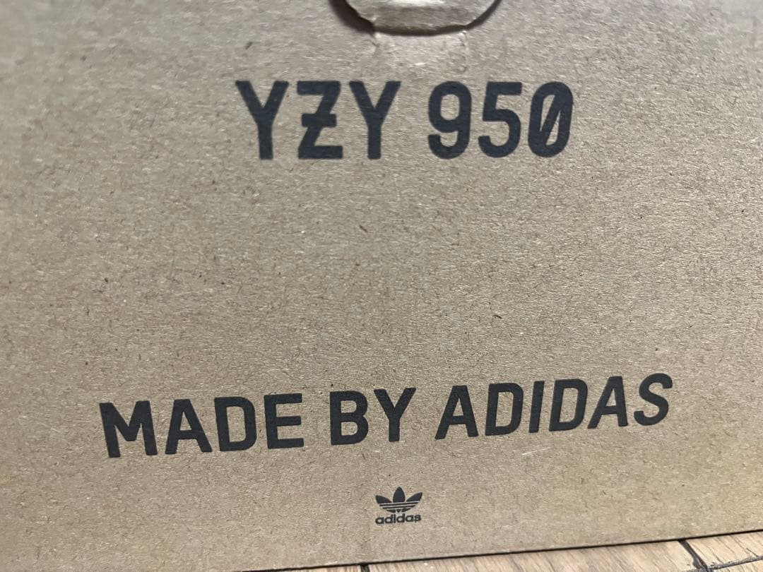 個人装備 yeezy 950 pirate black US7.5