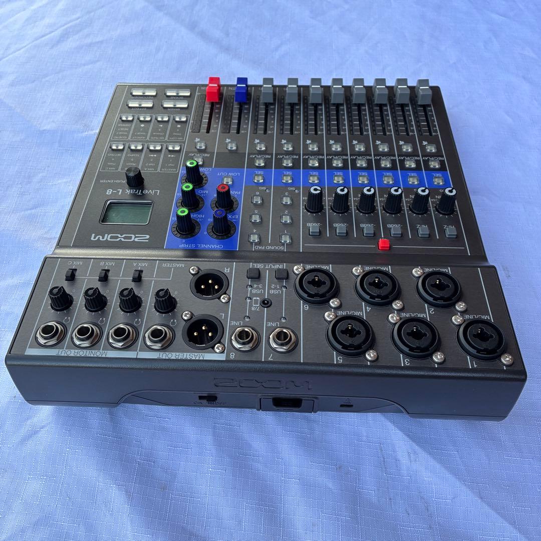 Zoom LiveTrak L-8 デジタルミキサー