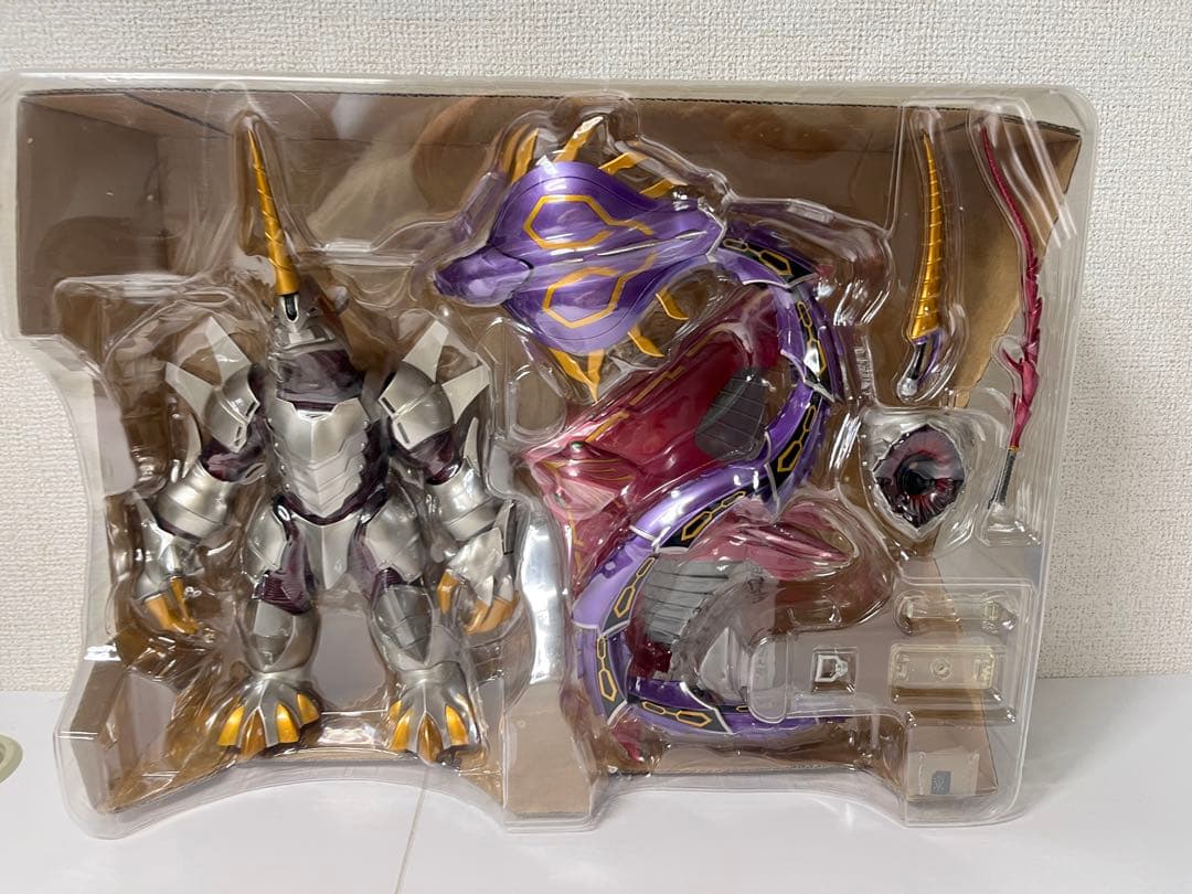 S.H.Figuarts ジェノサイダー 仮面ライダー龍騎