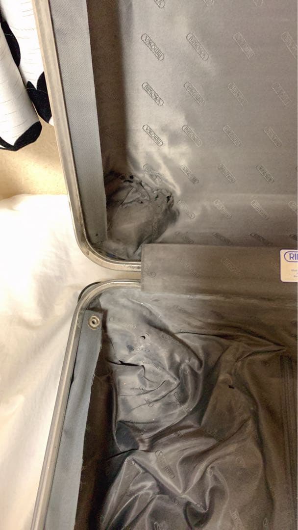 リモワキャリーバック LIMBO 28L 機内持ち込み サイズ