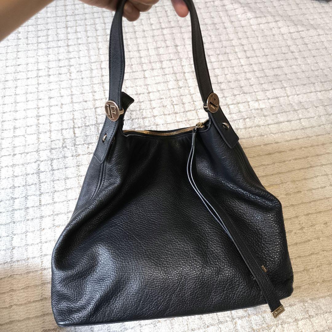 美品！FURLA　フルラ　 黒 レザー ショルダーバッグ