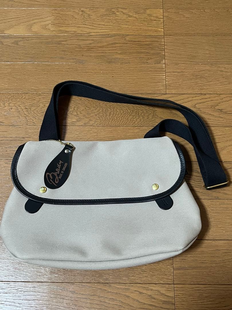 専用 Brady ブレディ AVON エイボン ショルダーバッグ　グレイッシ