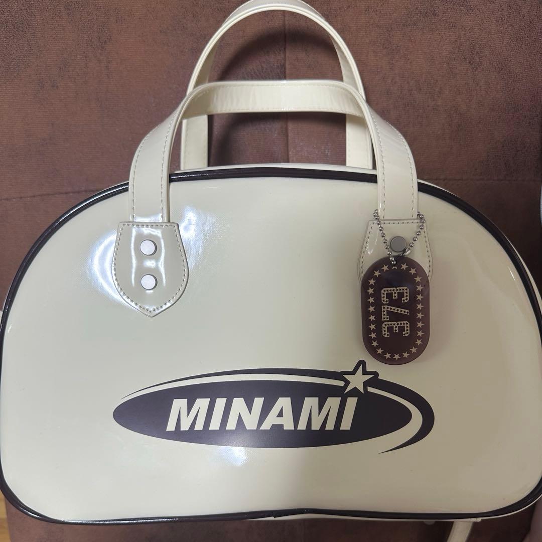 レア⭐︎ 美波　373 MINAMI エナメルバッグ アイボリー　キーホルダー付き