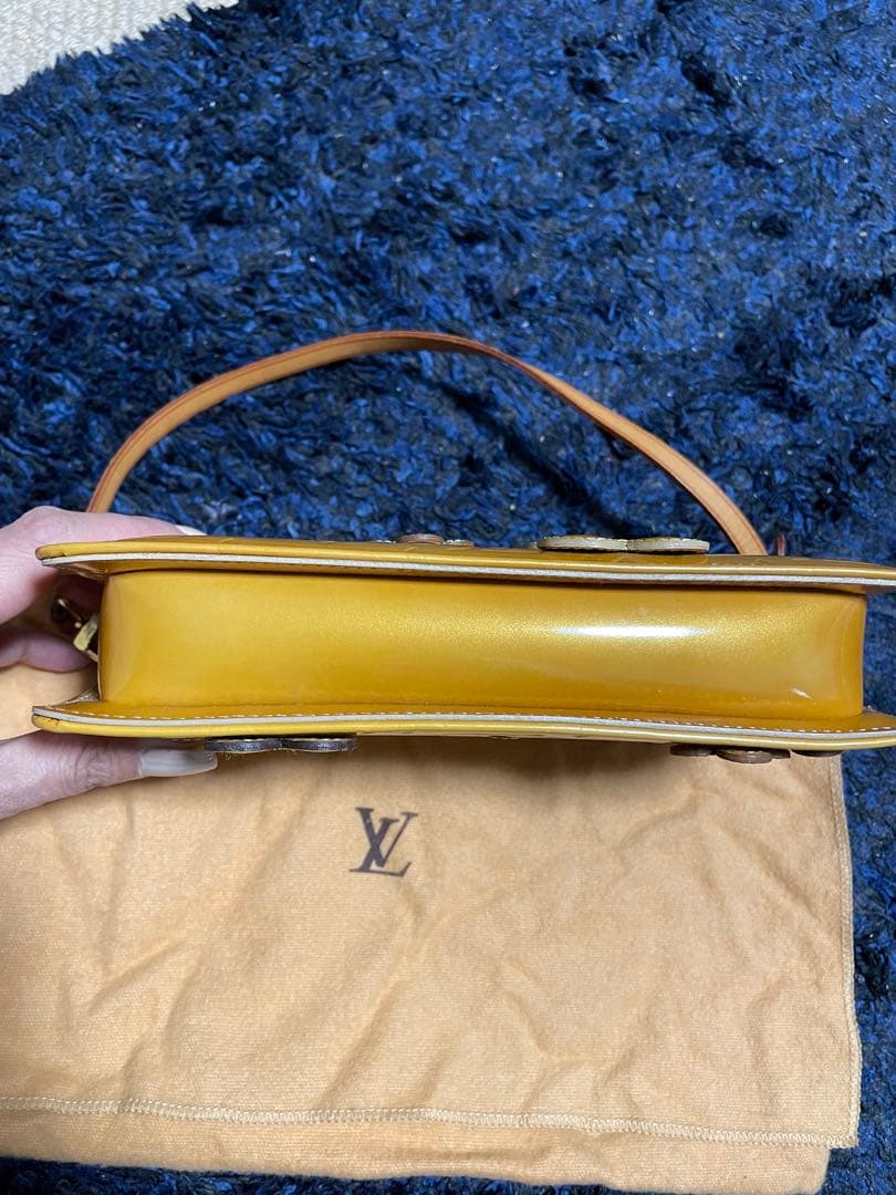 Louis Vuitton フラワーモチーフ パーティーバッグ