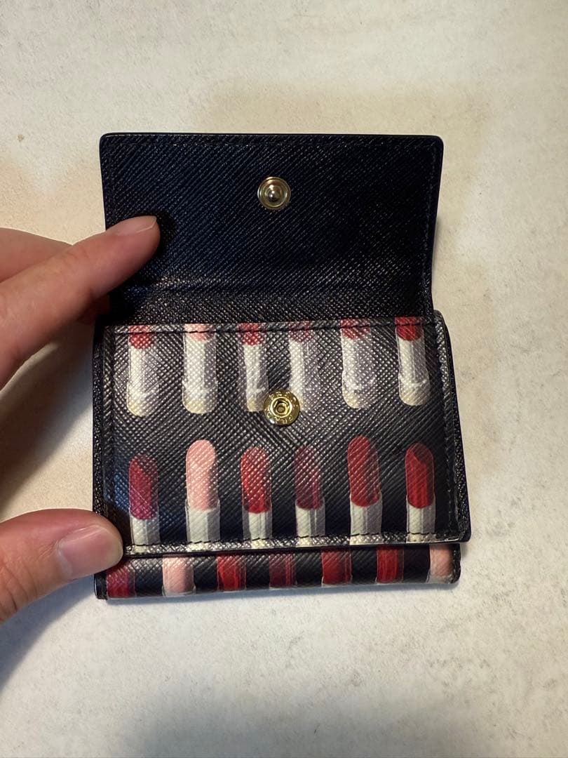 PRADA リップスティックプリント 三つ折り財布