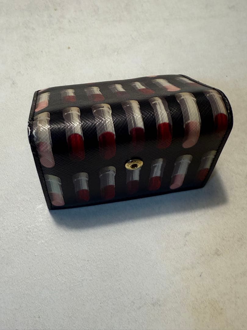 PRADA リップスティックプリント 三つ折り財布