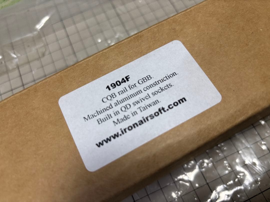 IRON AIRSOFT REBEL ARMS ハンドガード PTW トレポン