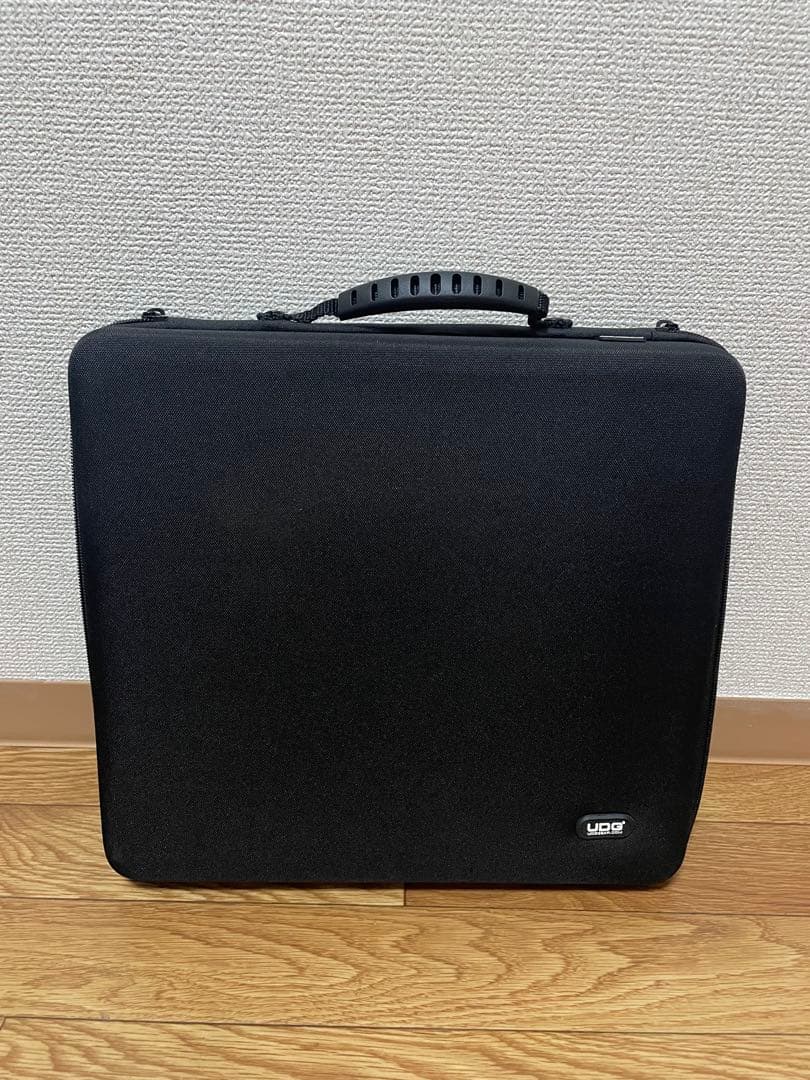 MASCHINE MK3 (ケース付)