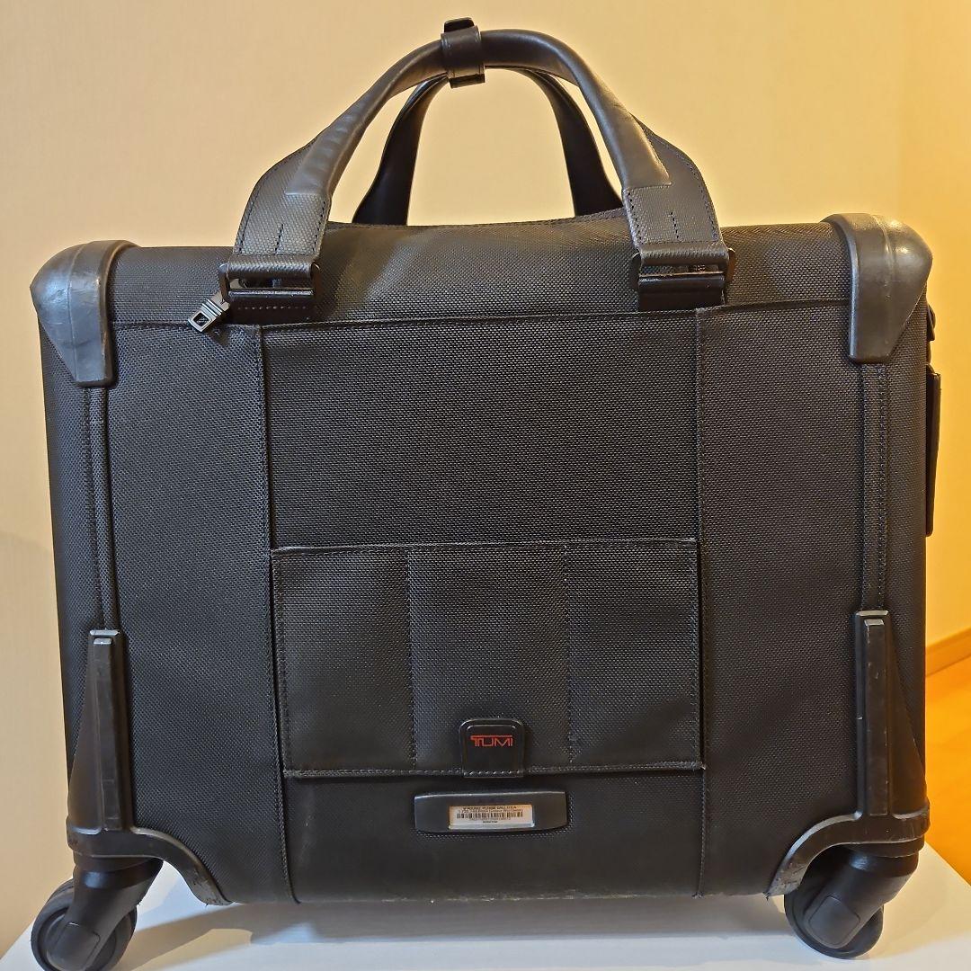 TUMI Alpha2 デラックス4ウィールラップトップケースブリーフ