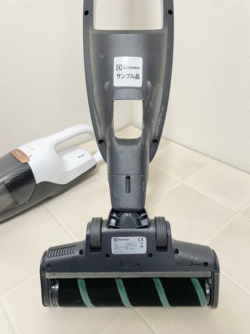 【値下げ！】エレクロトラックス コードレスクリーナー(Well Q7)