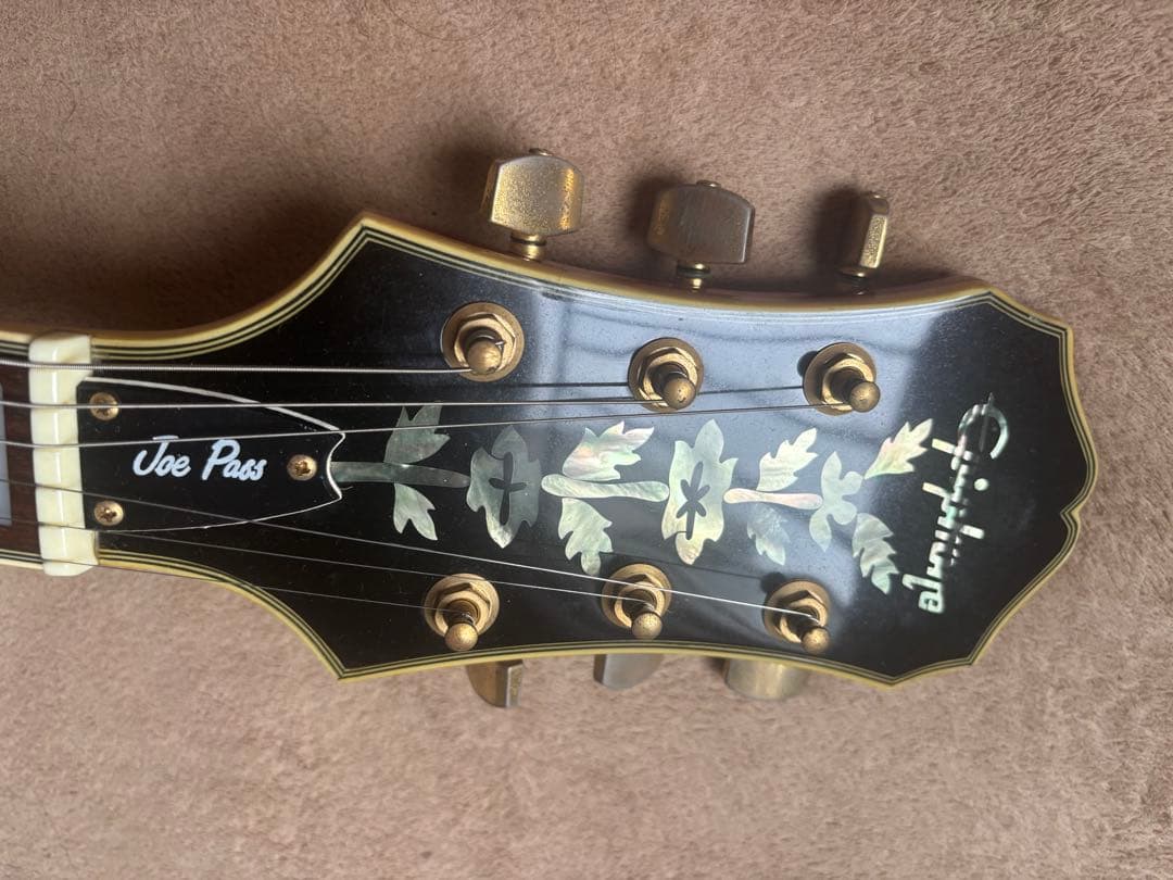 エピフォンJoe Pass モデル フルアコ　チェリーサンバースト